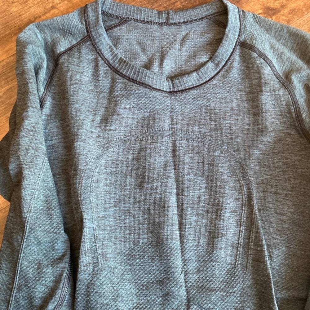 Lululemon Swiftly long sleeve - Picture 3 of 4